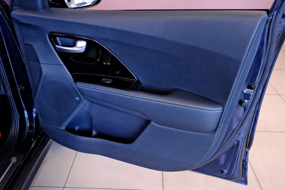 Продам Kia Niro EV 2022 года в Одессе