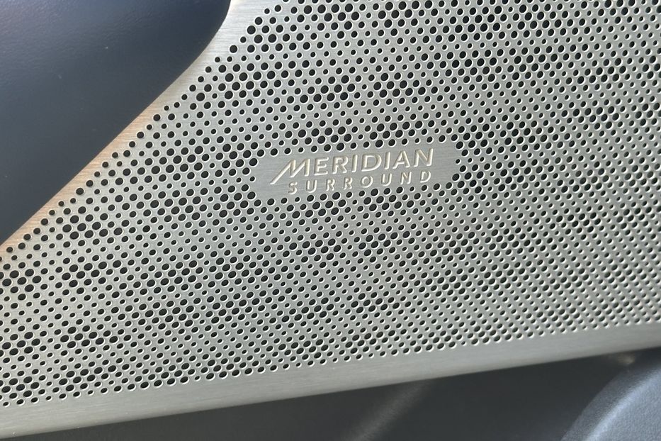 Продам Land Rover Velar  R-Dynamic 2019 года в Киеве