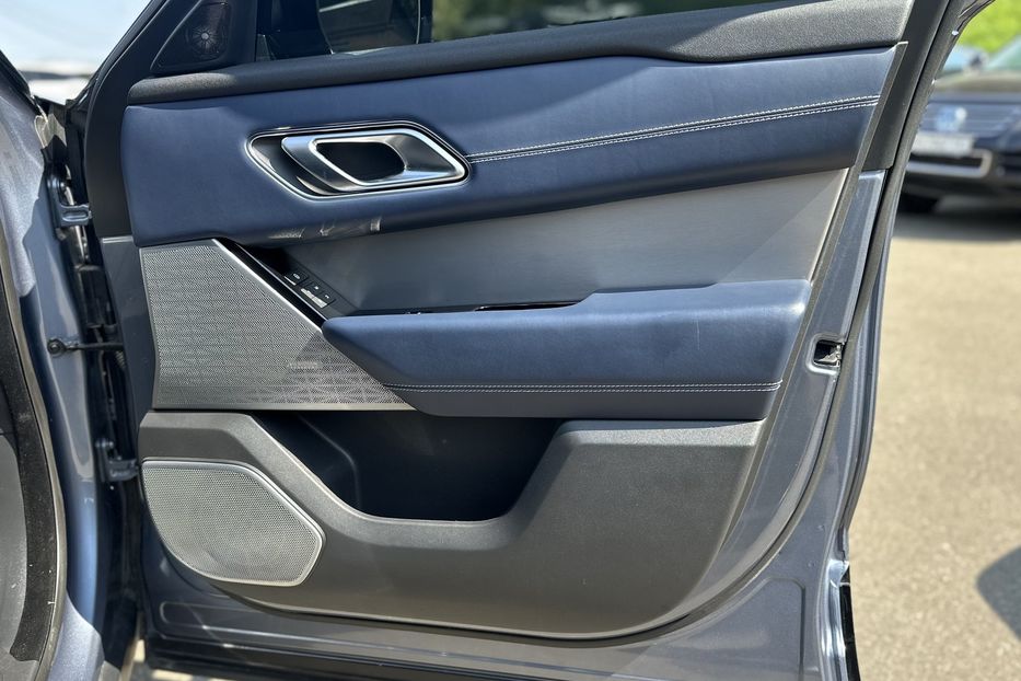Продам Land Rover Velar  R-Dynamic 2019 года в Киеве
