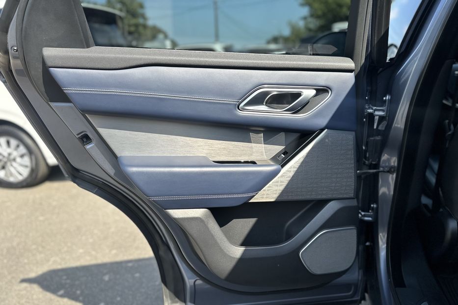 Продам Land Rover Velar  R-Dynamic 2019 года в Киеве