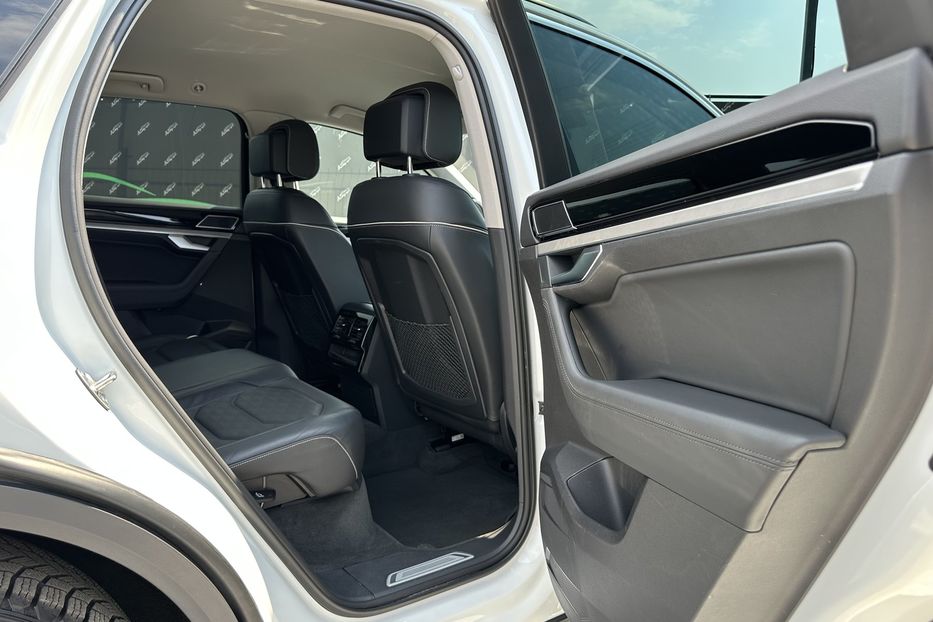 Продам Volkswagen Touareg TDI  2018 года в Киеве