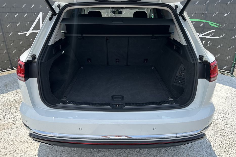 Продам Volkswagen Touareg TDI  2018 года в Киеве