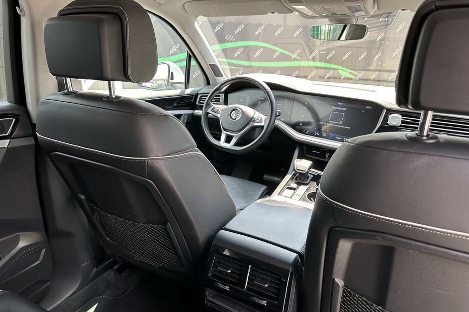 Продам Volkswagen Touareg TDI  2018 года в Киеве