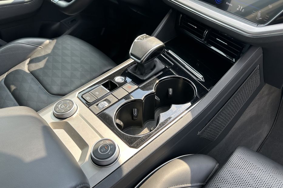 Продам Volkswagen Touareg TDI  2018 года в Киеве