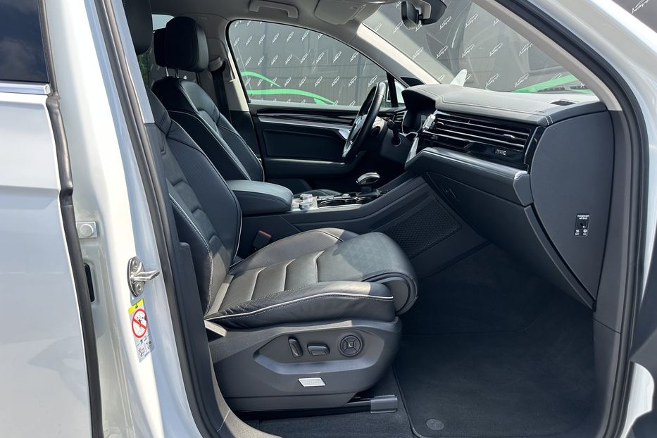 Продам Volkswagen Touareg TDI  2018 года в Киеве
