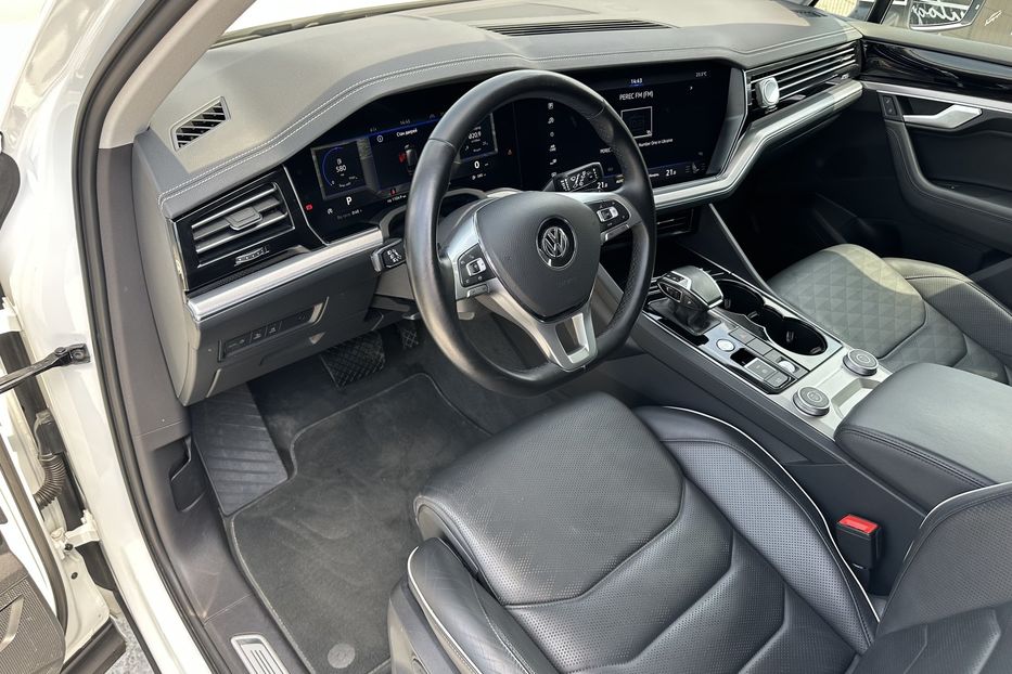 Продам Volkswagen Touareg TDI  2018 года в Киеве