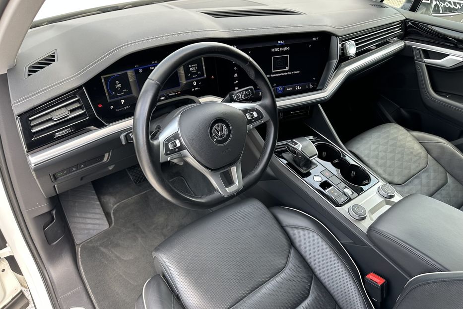 Продам Volkswagen Touareg TDI  2018 года в Киеве