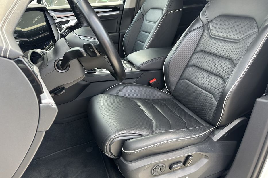 Продам Volkswagen Touareg TDI  2018 года в Киеве