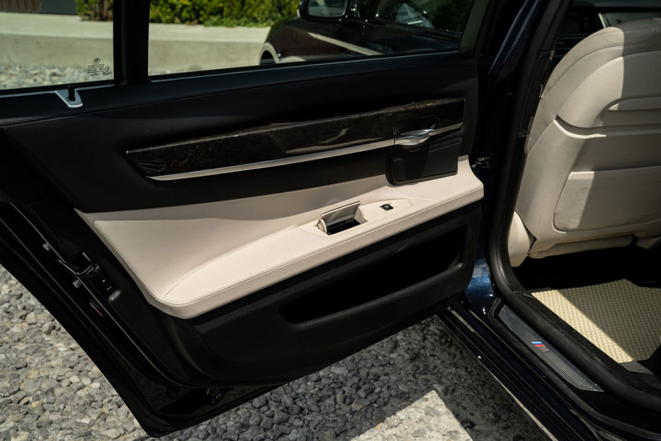 Продам BMW 740 Ld Xdrive 2014 года в Черновцах