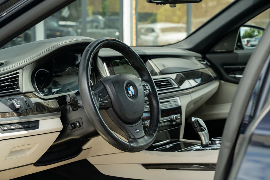 Продам BMW 740 Ld Xdrive 2014 года в Черновцах