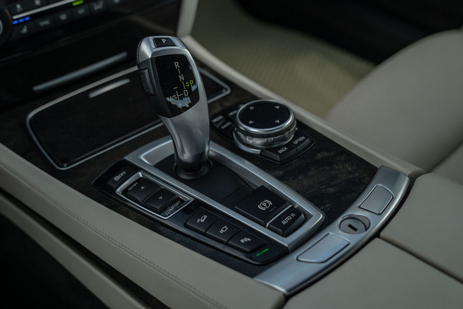 Продам BMW 740 Ld Xdrive 2014 года в Черновцах