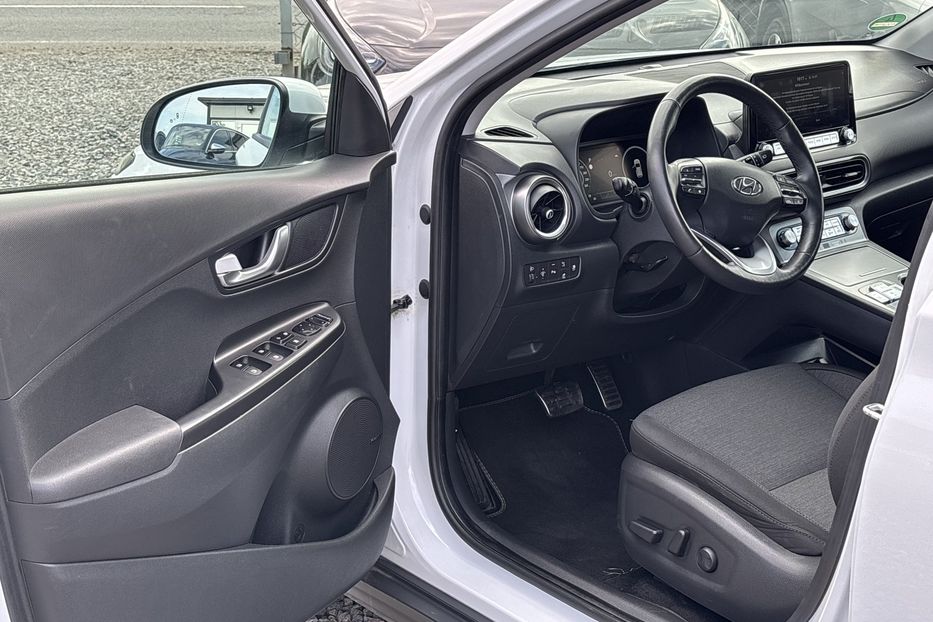 Продам Hyundai Kona 64КВТ 2021 года в Львове