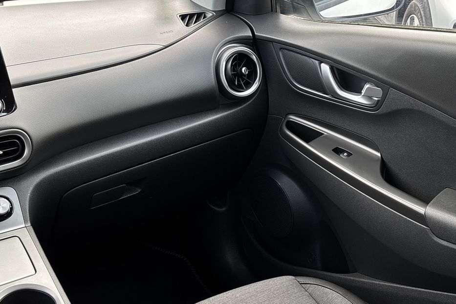 Продам Hyundai Kona 64КВТ 2021 года в Львове