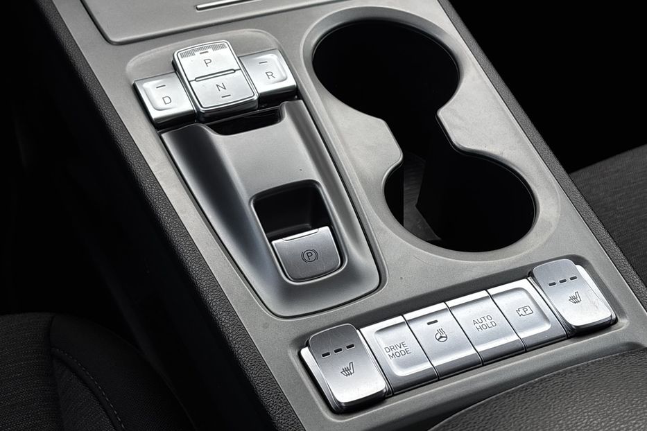 Продам Hyundai Kona 64КВТ 2021 года в Львове