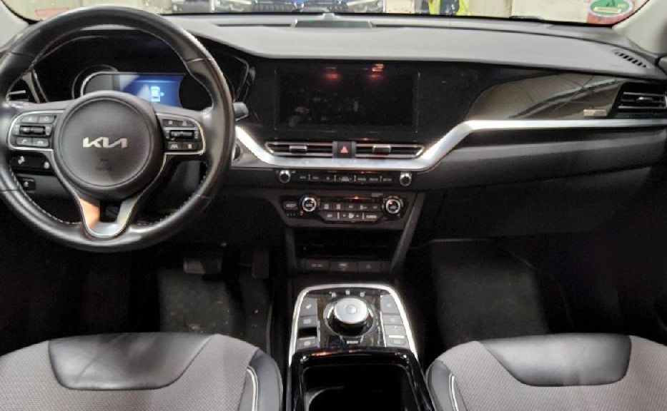 Продам Kia Niro VISION 64KWH авто в дорозі!  2021 года в Львове