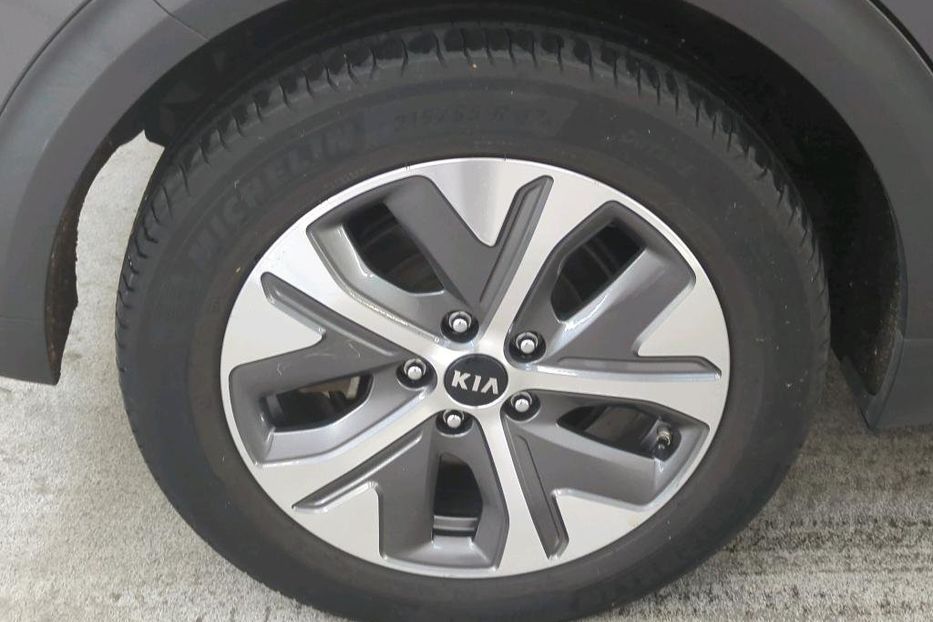 Продам Kia Niro 64kWh ExecutiveLine v2191 2020 года в Луцке