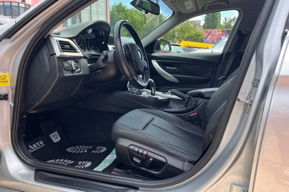 Продам BMW 320 2013 года в Черновцах