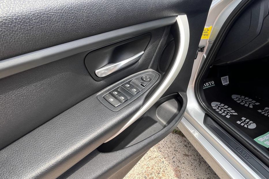 Продам BMW 320 2013 года в Черновцах