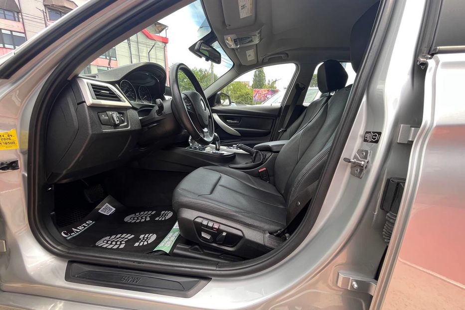 Продам BMW 320 2013 года в Черновцах