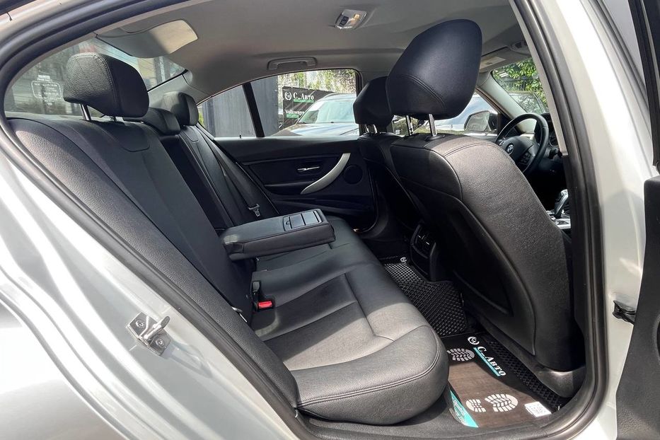 Продам BMW 320 2013 года в Черновцах