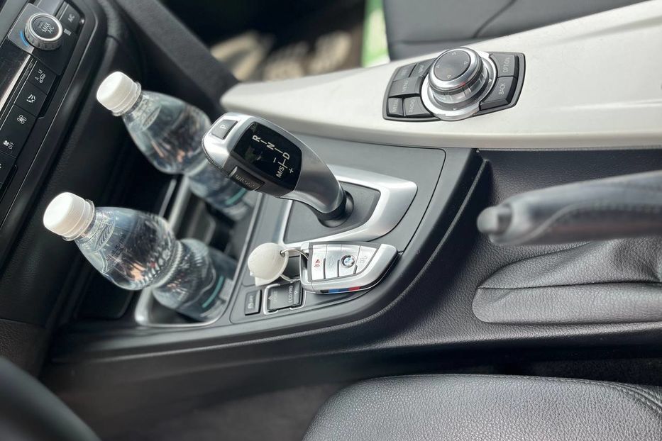 Продам BMW 320 2013 года в Черновцах