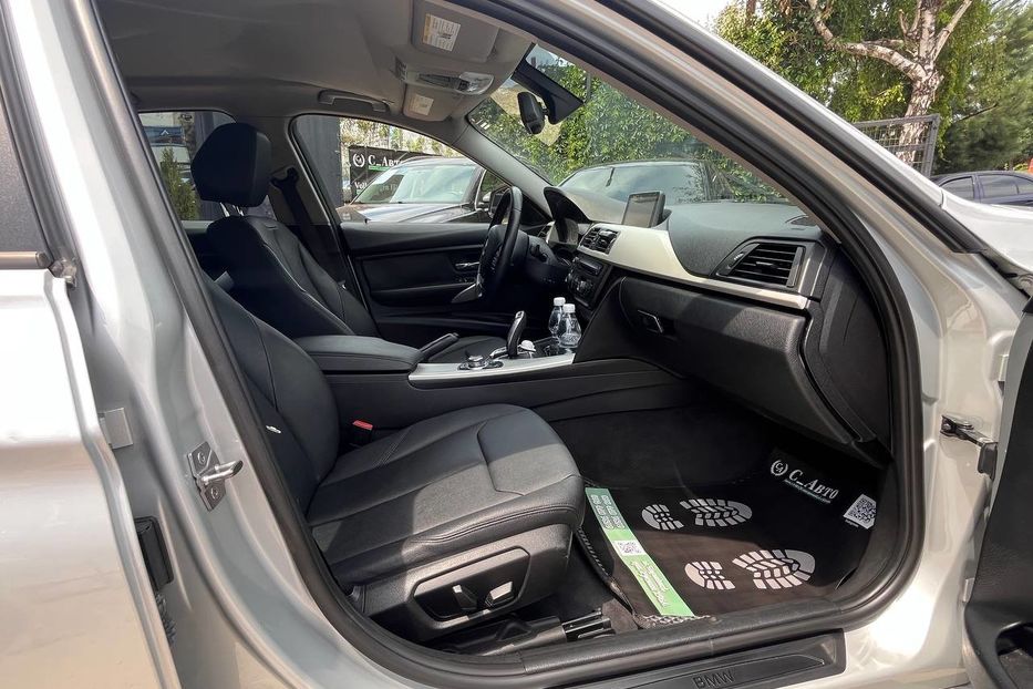Продам BMW 320 2013 года в Черновцах