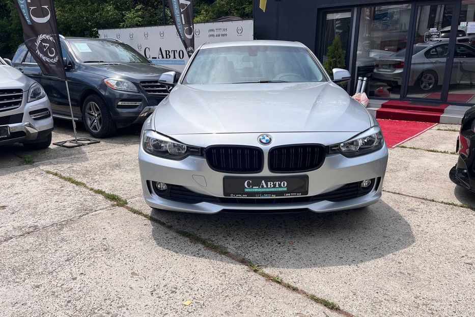 Продам BMW 320 2013 года в Черновцах