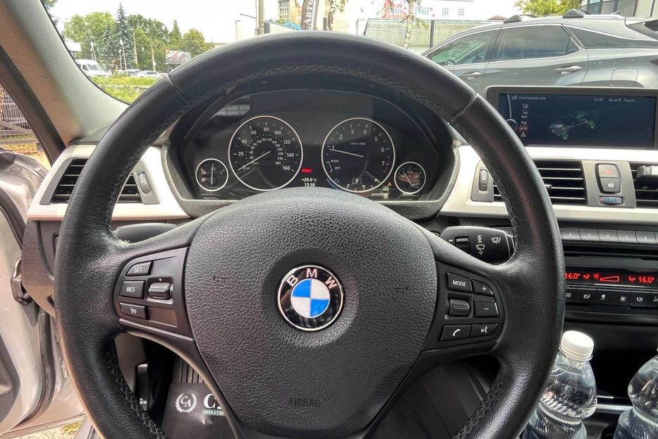 Продам BMW 320 2013 года в Черновцах
