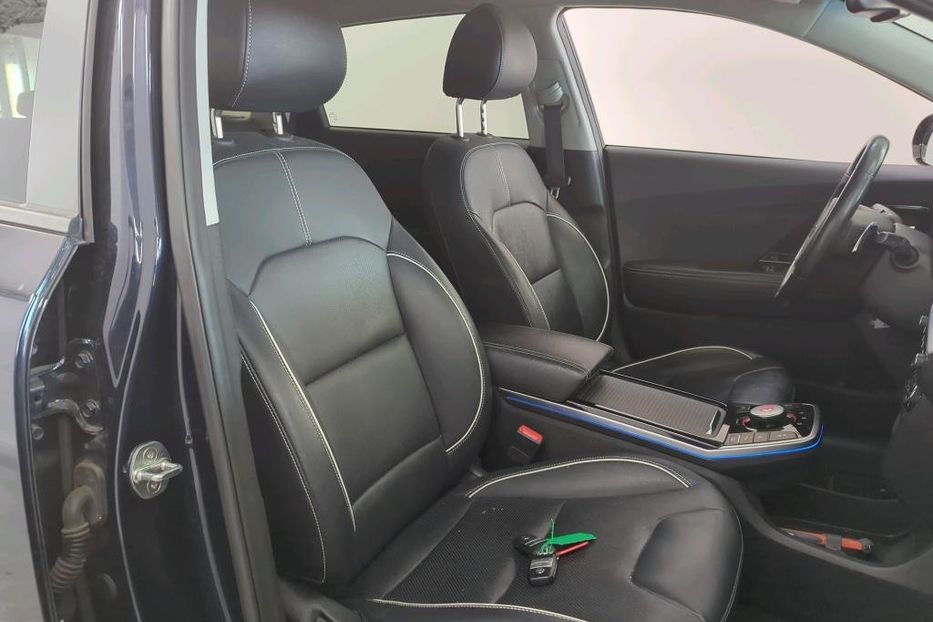 Продам Kia Niro  64.8kWh ExecutiveLine v7423 2020 года в Луцке
