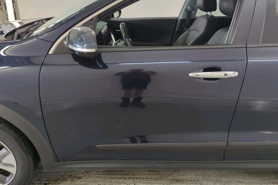 Продам Kia Niro  64.8kWh ExecutiveLine v7423 2020 года в Луцке