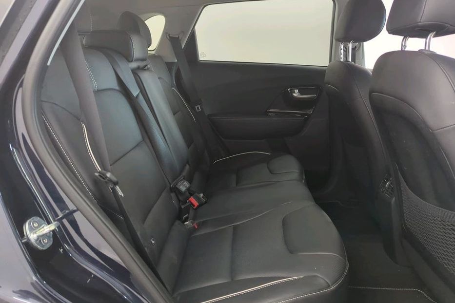 Продам Kia Niro  64.8kWh ExecutiveLine v7423 2020 года в Луцке