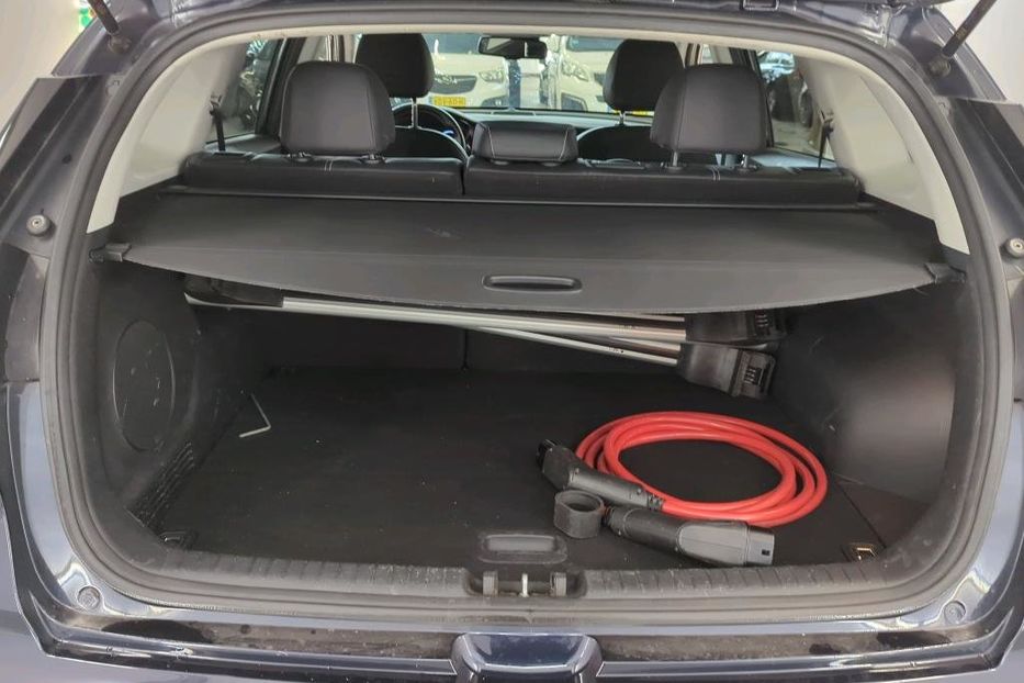 Продам Kia Niro  64.8kWh ExecutiveLine v7423 2020 года в Луцке