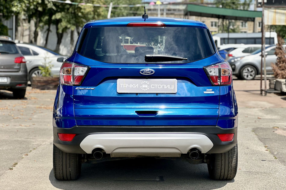 Продам Ford Escape 2016 года в Киеве
