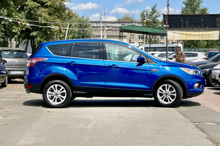 Продам Ford Escape 2016 года в Киеве