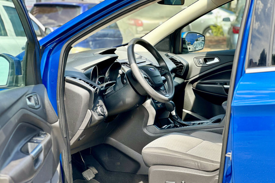 Продам Ford Escape 2016 года в Киеве