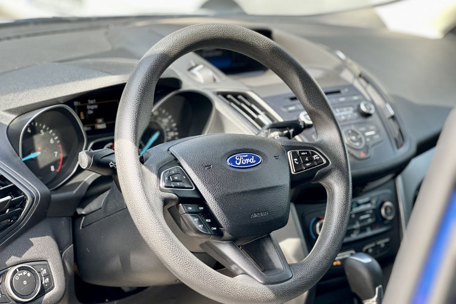Продам Ford Escape 2016 года в Киеве