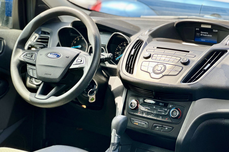 Продам Ford Escape 2016 года в Киеве