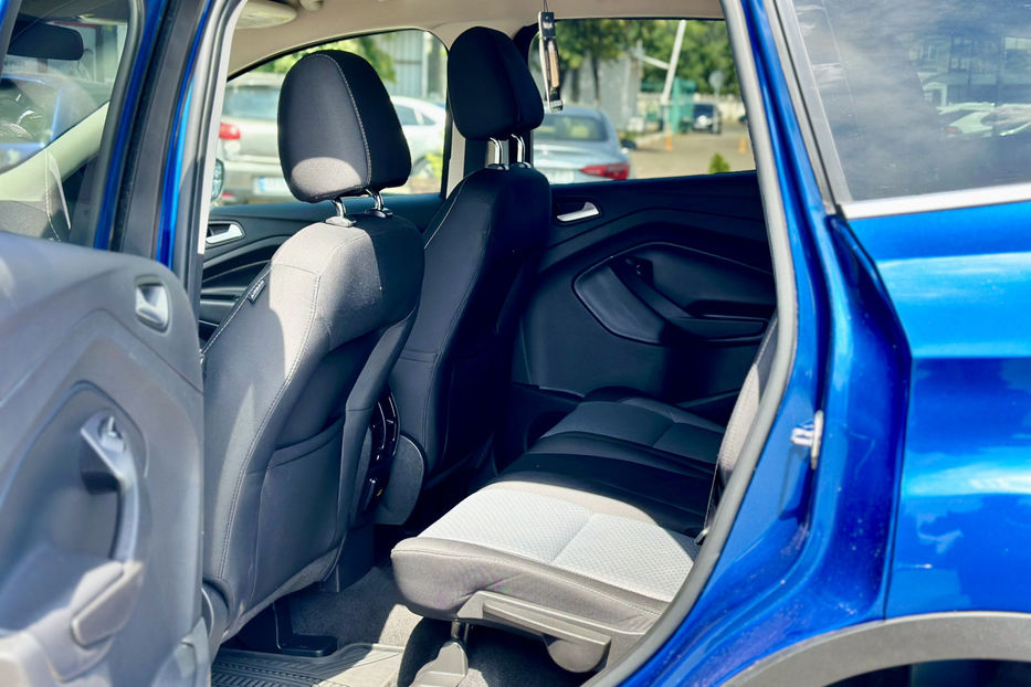Продам Ford Escape 2016 года в Киеве