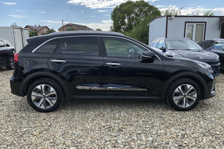 Продам Kia Niro 64 kWh Макс. комплектація Люк 2020 года в Львове