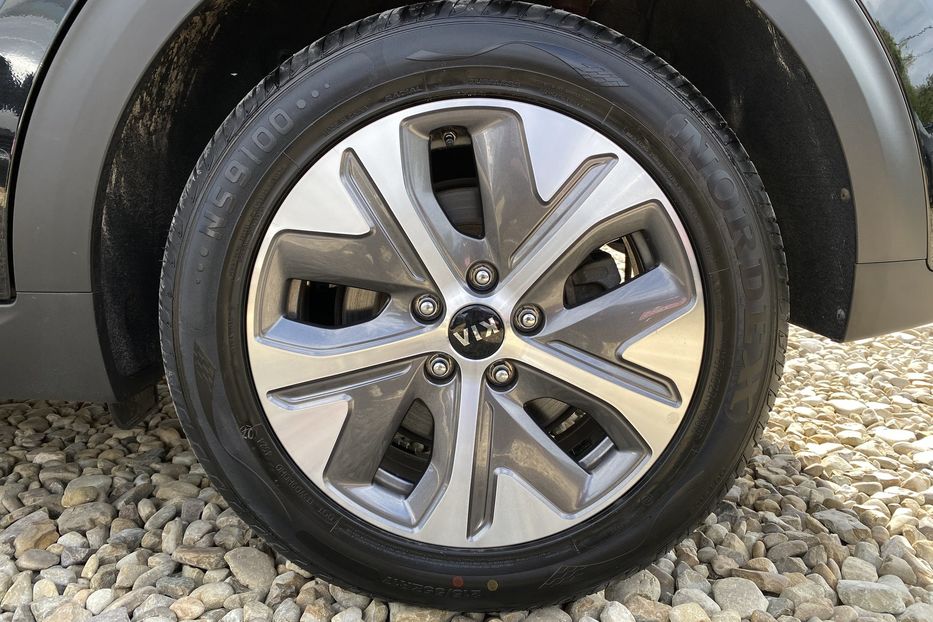 Продам Kia Niro 64 kWh Макс. комплектація Люк 2020 года в Львове