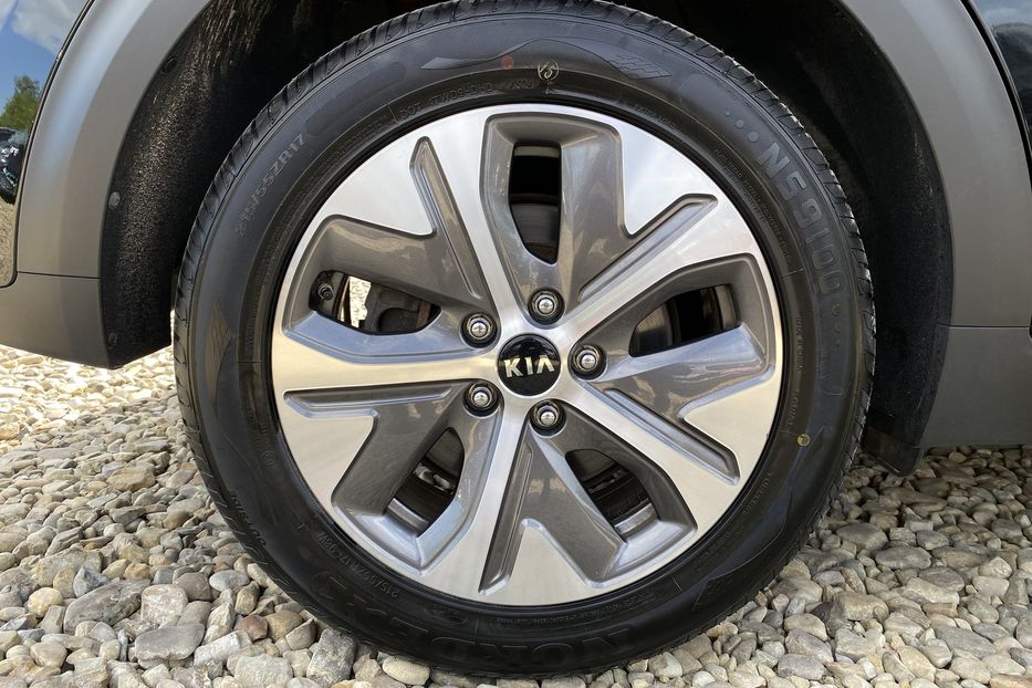 Продам Kia Niro 64 kWh Макс. комплектація Люк 2020 года в Львове