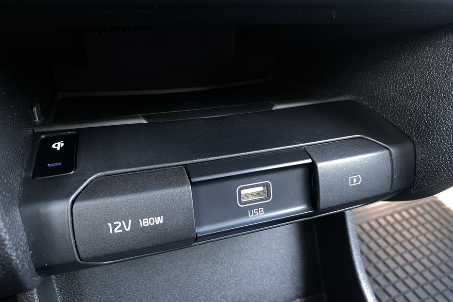 Продам Kia Niro 64 kWh Макс. комплектація Люк 2020 года в Львове