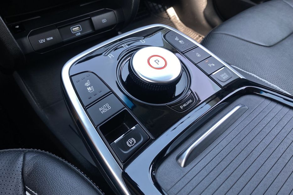 Продам Kia Niro 64 kWh Макс. комплектація Люк 2020 года в Львове