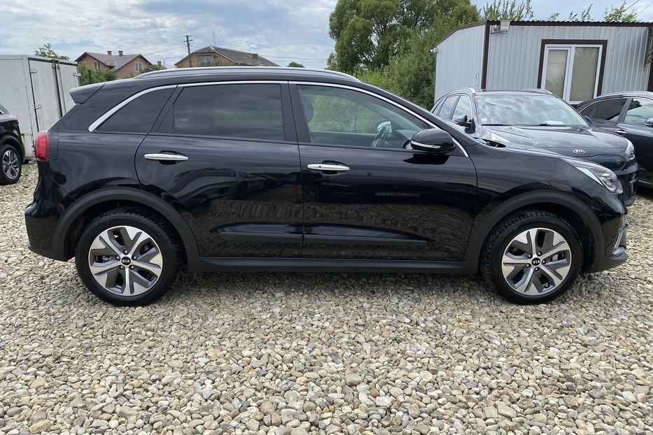 Продам Kia Niro 64 кВт Макс. комплектація 2020 года в Львове