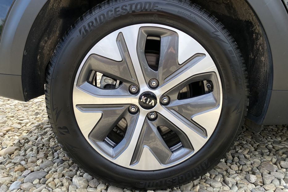 Продам Kia Niro 64 кВт Макс. комплектація 2020 года в Львове