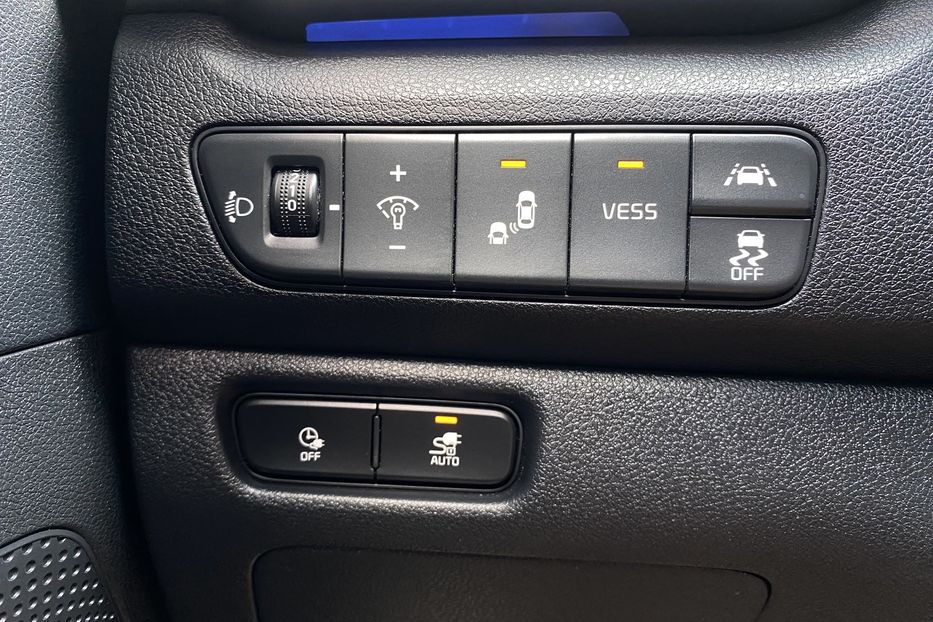 Продам Kia Niro 64 кВт Макс. комплектація 2020 года в Львове