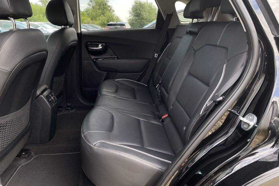 Продам Kia Niro 64 кВт Макс. комплектація 2020 года в Львове