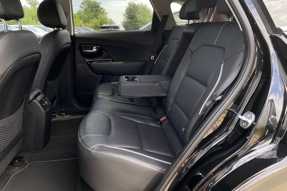 Продам Kia Niro 64 кВт Макс. комплектація 2020 года в Львове
