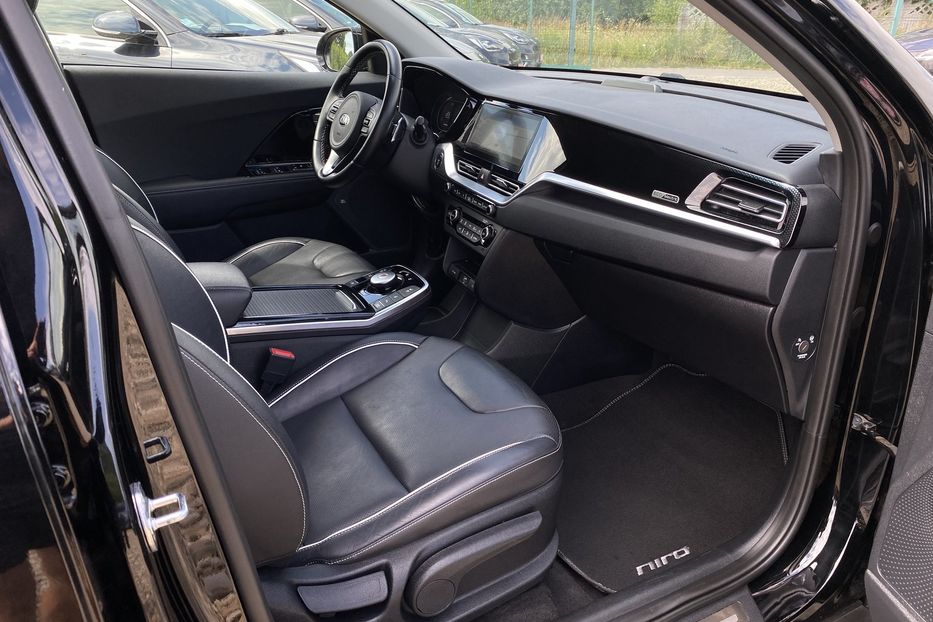 Продам Kia Niro 64 кВт Макс. комплектація 2020 года в Львове