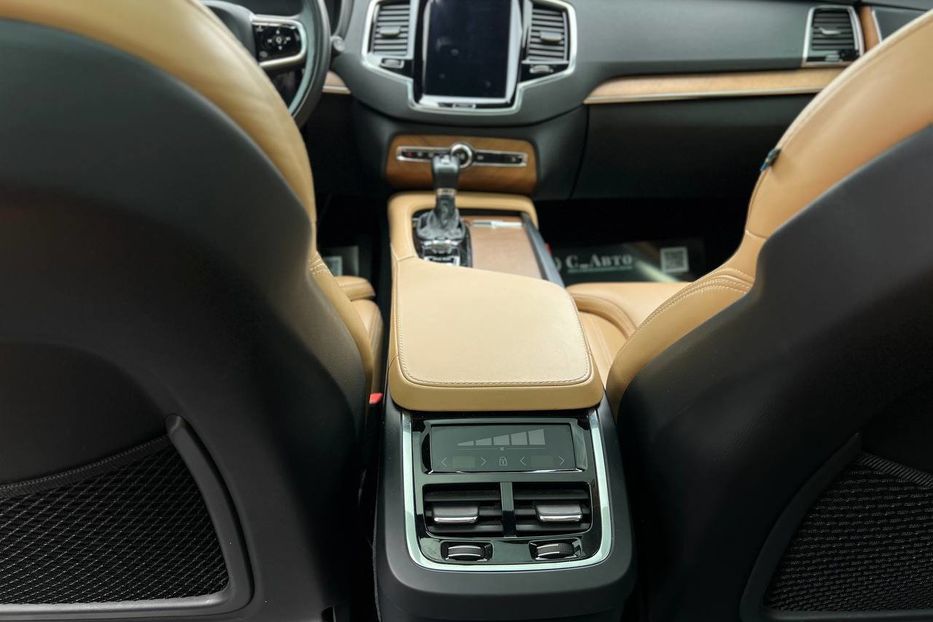 Продам Volvo XC90 2017 года в Черновцах
